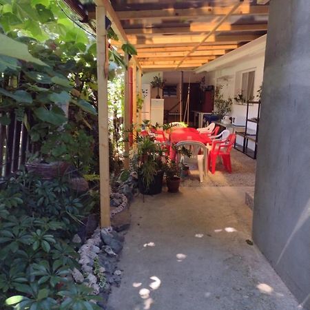 קוסטינסטי Thai House מראה חיצוני תמונה